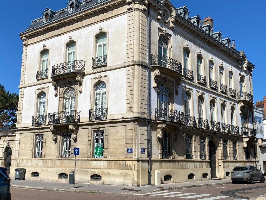 BUREAU A LOUER - CHALON SUR SAONE - 137 m2 - 1600€ HC par mois