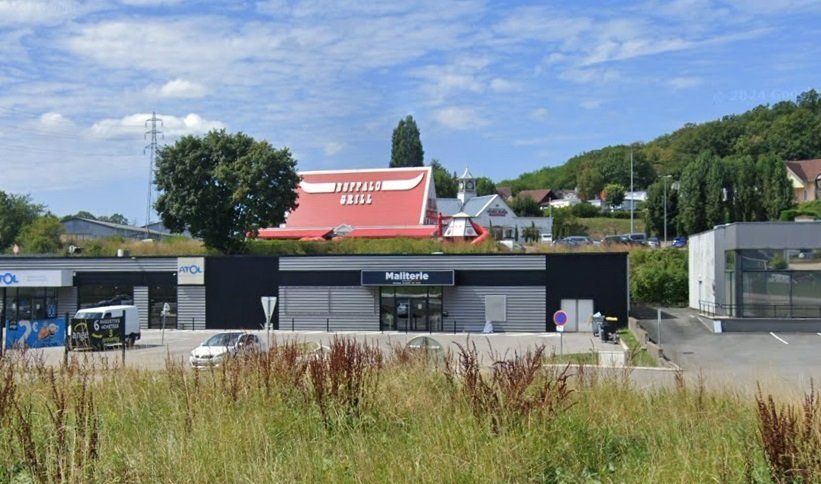 LOCAL COMMERCIAL A LOUER - MISEREY SALINES - 500 m2 - 6�250�&euro; HC et HT par mois