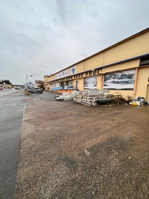 LOCAL D ACTIVITE A VENDRE - VARENNES LES MACON - 2709 m2 - 1854000€ 