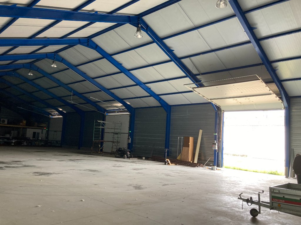 ENTREPOT A LOUER - LAIZ - 700 m2 - 2�450�&euro; HC et HT par mois