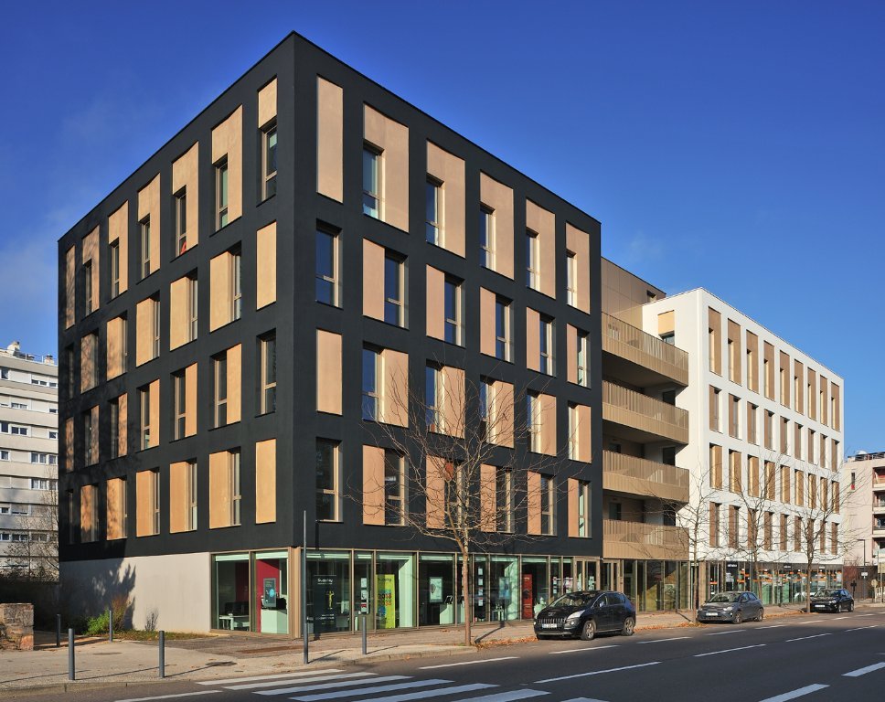 BUREAU NEUF A VENDRE - MACON - 3266 m2 divisibles  partir de 112 m2 - 2360€ /m<sup>2</sup>