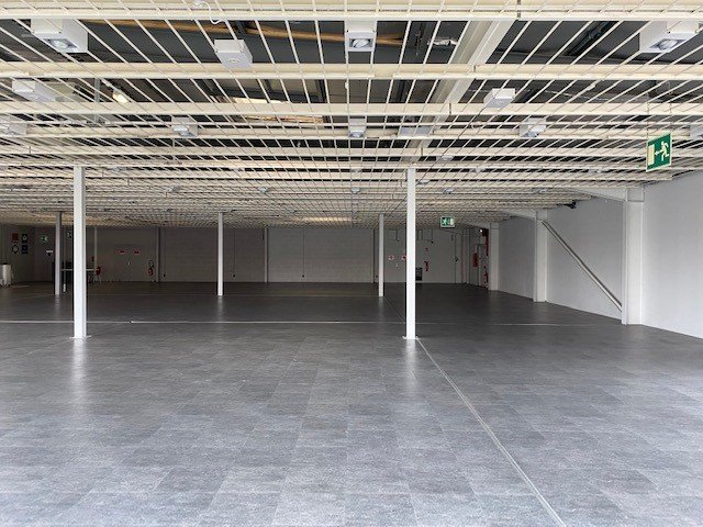 LOCAL COMMERCIAL A LOUER - CHAINTRE - 830 m2 - 7608€ HC et HT par mois
