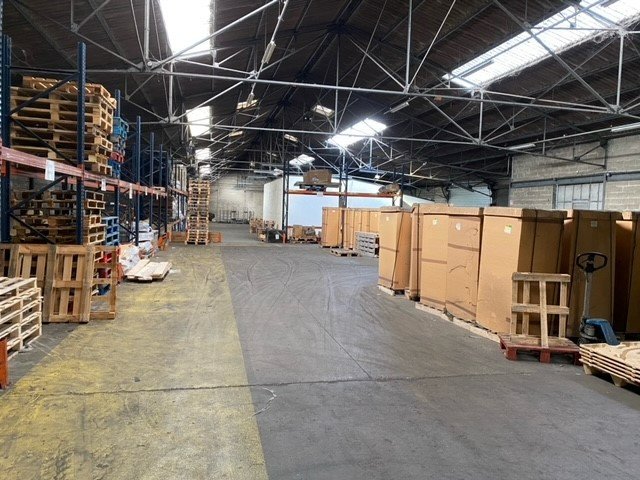 ENSEMBLE IMMOBILIER A VOCATION D ACTIVITES A VENDRE - MACON - 4130 m2 - 2460000€ 