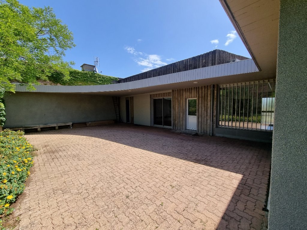 BUREAU A LOUER - BELLEVILLE - 155 m2 - 2�300�&euro; HC et HT par mois