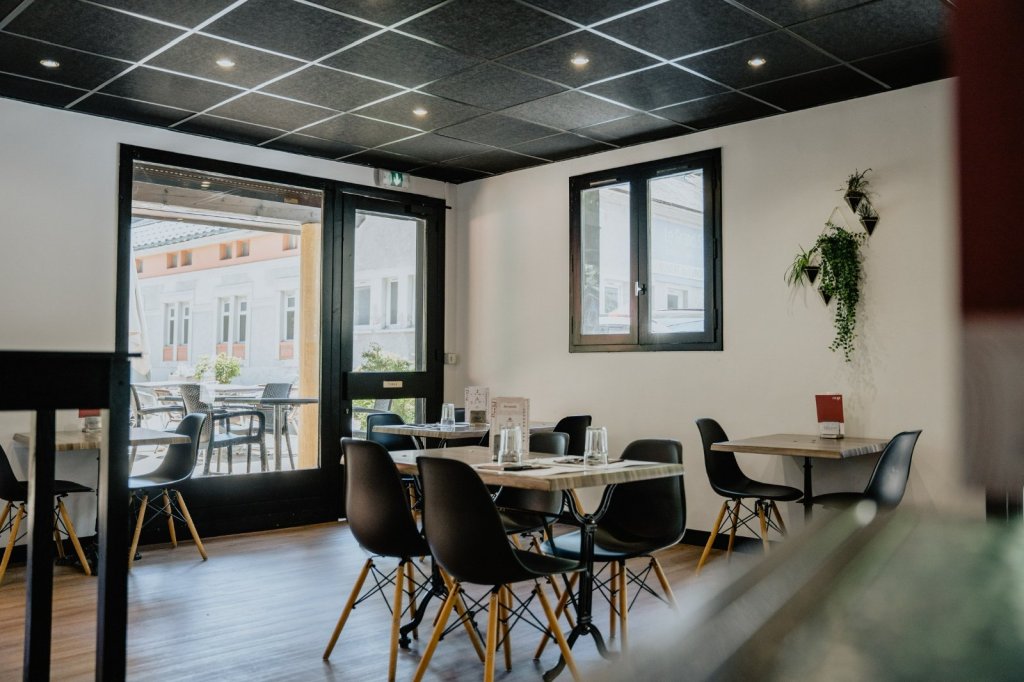 FONDS DE COMMERCE A CEDER - BAR - BRASSERIE - SALINS LES THERMES - 90 m2 - 350050€