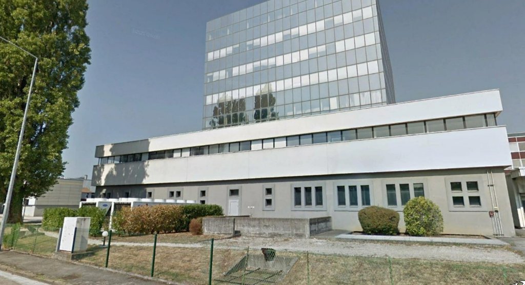 BUREAUX A LOUER - BESANCON - 1683 m2 divisibles  partir de 219 m2 - 18232€ HC et HT par mois