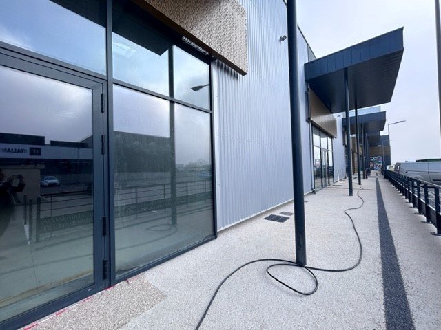 LOCAL COMMERCIAL A LOUER - CHALON SUR SAONE - 298 m2 - 3500€ HC et HT par mois