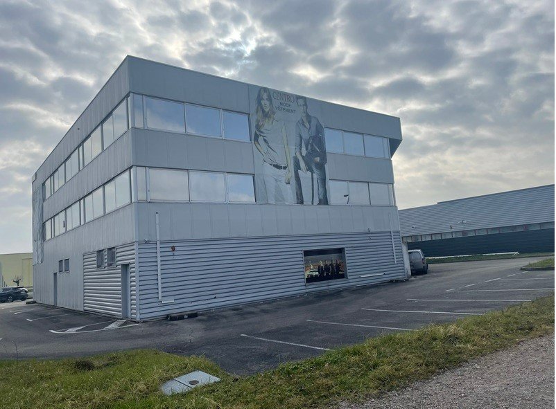 ENSEMBLE IMMOBILIER MIXTE A VENDRE - CRECHES SUR SAONE - 1545 m2 - 1236000€ 