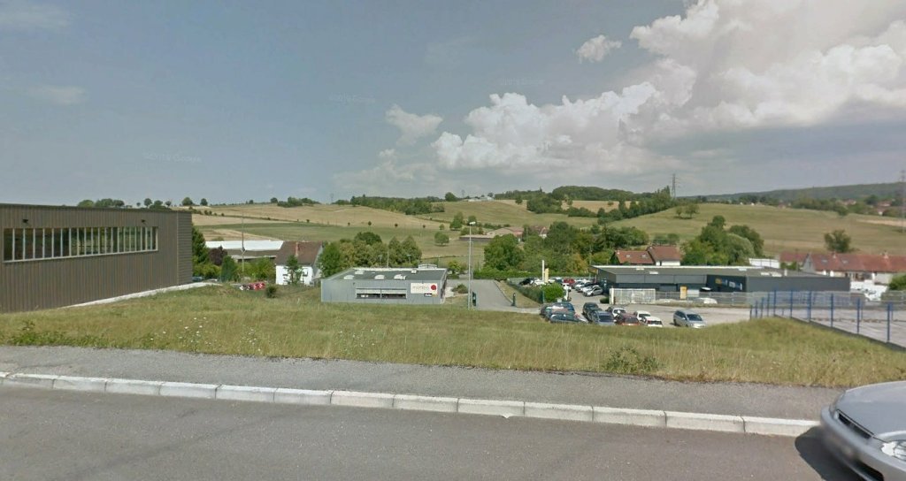 TERRAIN A VENDRE - LONS LE SAUNIER - 2110 m2 - 132930€ 