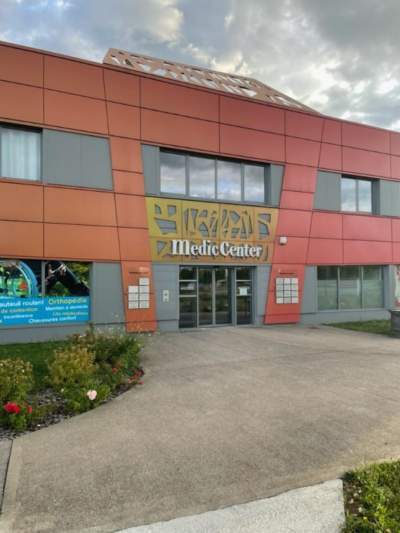 BUREAU A VENDRE - CHARNAY LES MACON - 40 m2 - 177650€ 