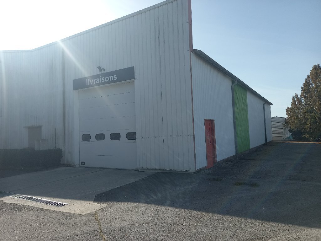 LOCAL D ACTIVITE A LOUER - PIREY - 600 m2 - 3792€ HC et HT par mois