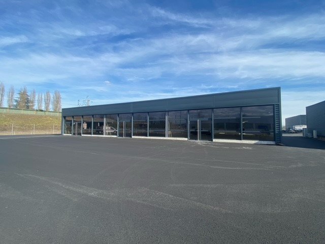 LOCAL COMMERCIAL A LOUER - VARENNES LES MACON - 390 m2 - 3835€ HC et HT par mois
