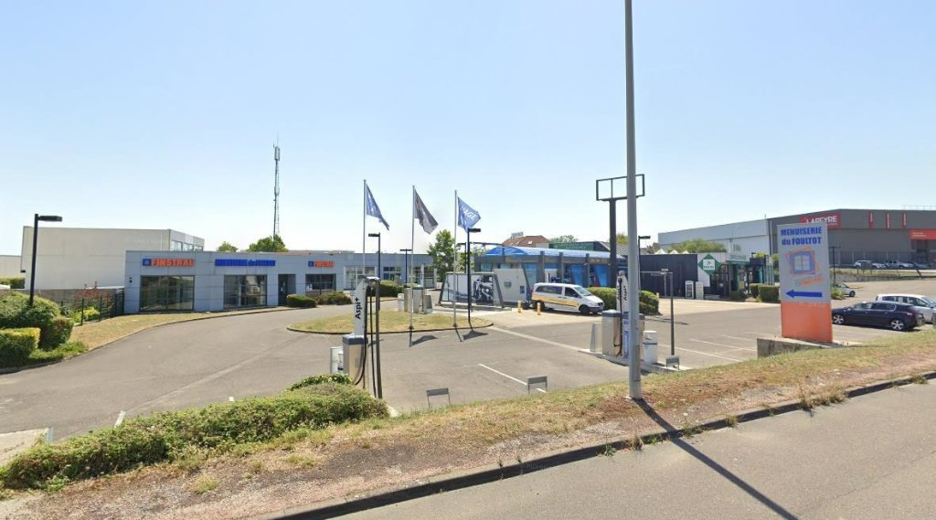 ENSEMBLE IMMOBILIER MIXTE A VENDRE - MARSANNAY LA COTE - 3296 m2 divisibles  partir de 284 m2 - 905,34€ /m<sup>2</sup>