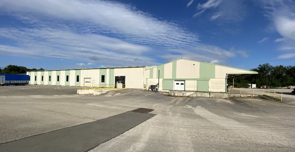 LOCAL D ACTIVITE A LOUER - L ABERGEMENT DE CUISERY - 4860 m2 divisibles  partir de 400 m2 - 16667€ HC et HT par mois