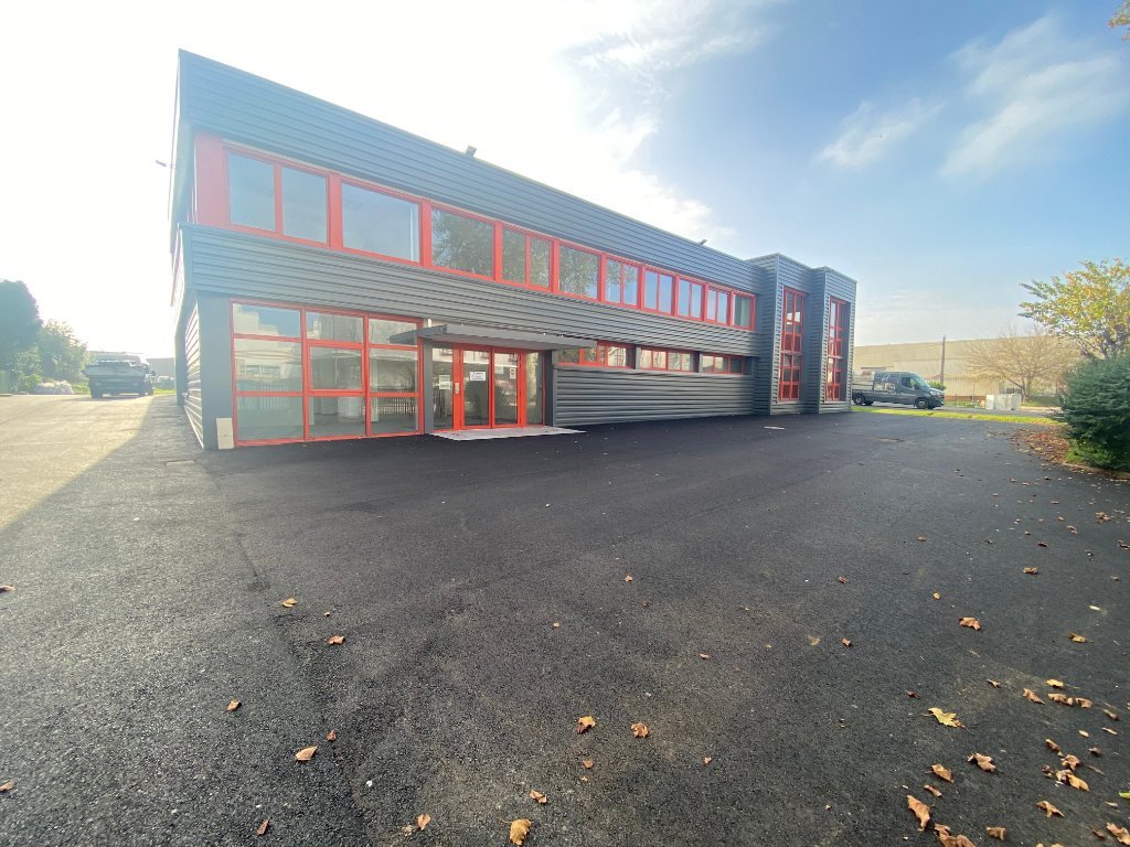 CELLULES D ACTIVITES A LOUER - MACON - 889.67 m2 - 7833€ HC et HT par mois