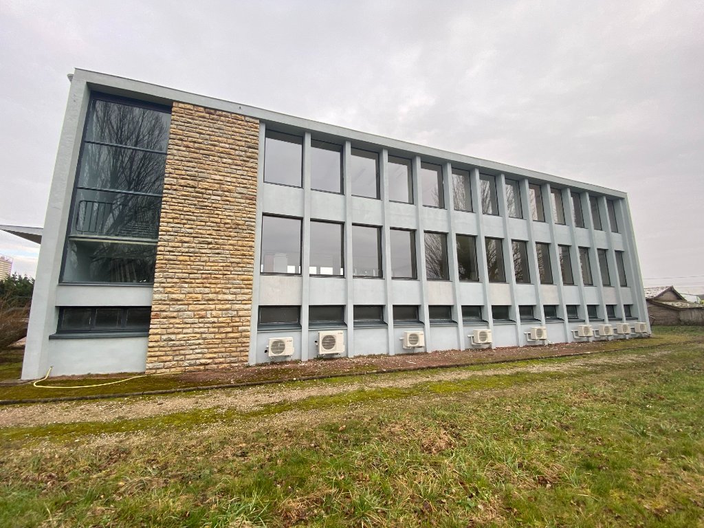 BATIMENT A VOCATION MIXTE A LOUER - BRANGES - 840 m2 divisibles  partir de 280 m2 - 2000€ HC et HT par mois