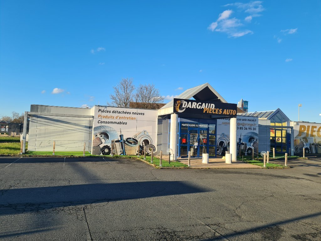 LOCAL D ACTIVITE A LOUER - CRECHES SUR SAONE - 490 m2 - 4000€ HC et HT par mois