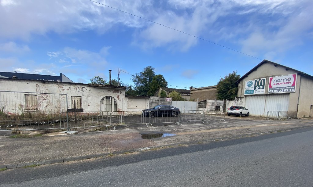 LOCAL D ACTIVITE A VENDRE - TOURNUS - 200 m2 - 590054€ 