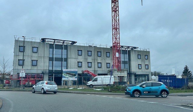 BATIMENT A USAGE MIXTE A LOUER - CHATENOY LE ROYAL - 3000 m2 divisibles  partir de 66 m2 - 40000€ HC et HT par mois