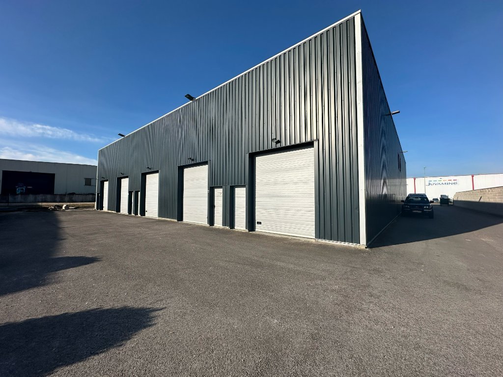 CELLULES D ACTIVITES A LOUER - GEVREY CHAMBERTIN - 125 m2 divisibles  partir de 125 m2 - 750€ HC et HT par mois