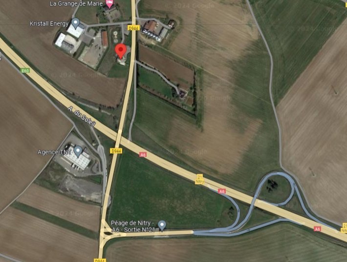 ENSEMBLE IMMOBILIER A VOCATION COMMERCIAL A LOUER - NITRY - 244 m2 - 9�624�&euro; HC et HT par mois