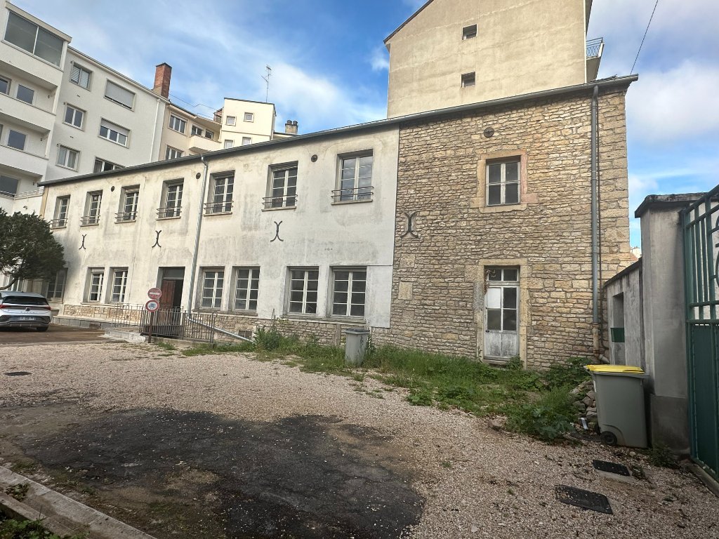 ENSEMBLE IMMOBILIER A VOCATION TERTIAIRE A VENDRE - DIJON - 727.7 m2 - 1200000€ 