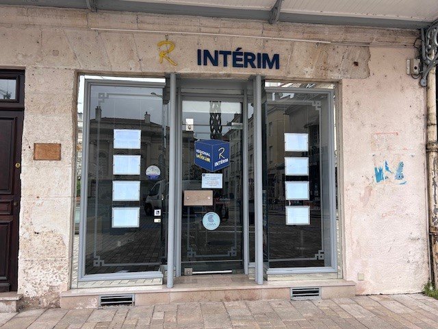 BUREAU A LOUER - CHALON SUR SAONE - 70 m2 - 880€ HC et HT par mois