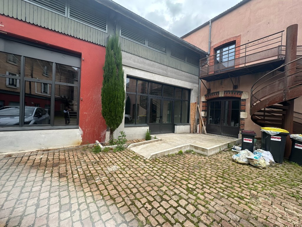BUREAU A LOUER - BEAUNE - 660 m2 - 4417€ HC et HT par mois