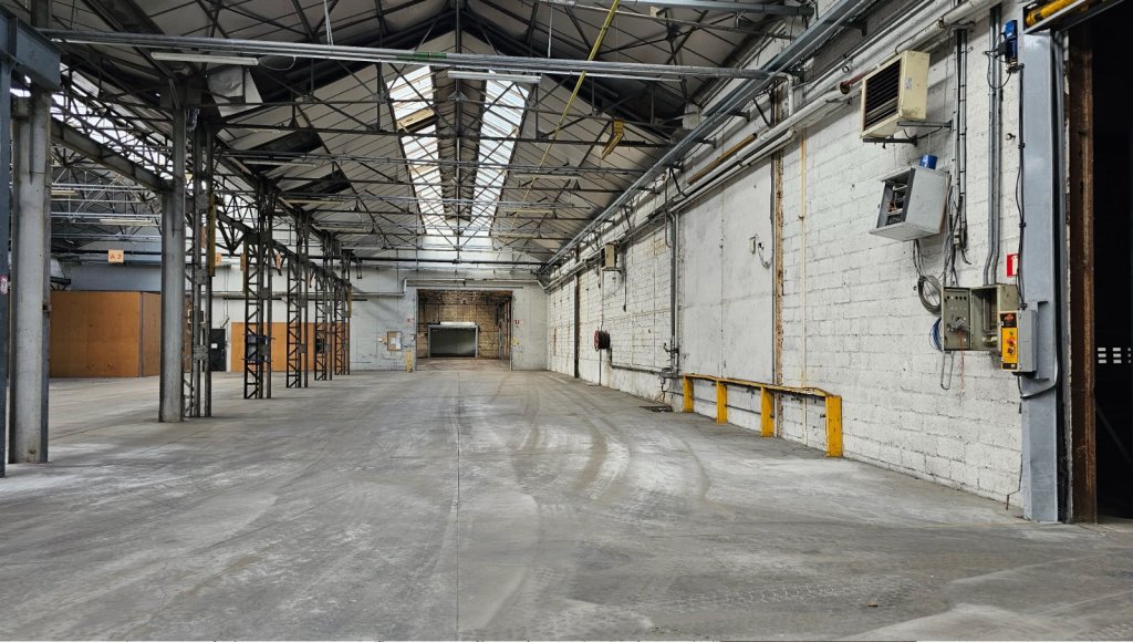 LOCAL D ACTIVITE A VENDRE - BLANZY - 2544 m2 - 254�200�&euro; 