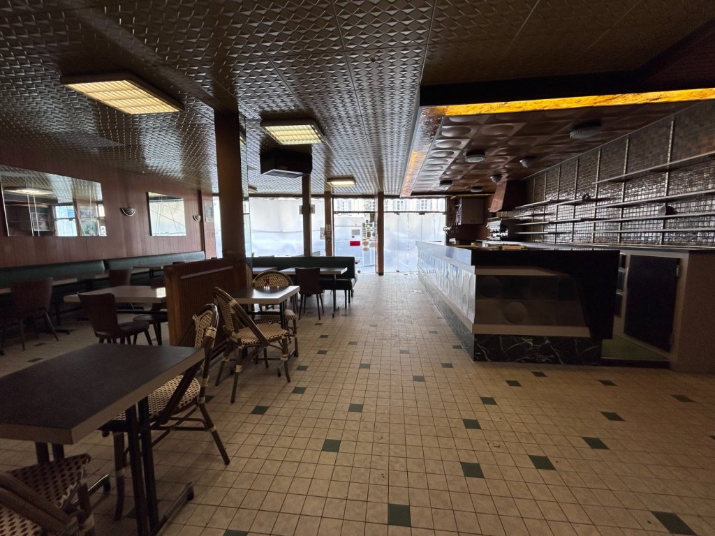 LOCAL COMMERCIAL A VENDRE - CHALON SUR SAONE - 120 m2 - 190000€ 