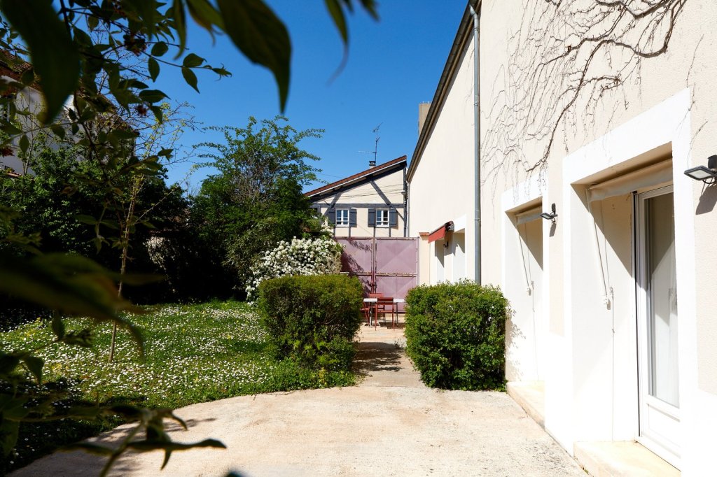 ENSEMBLE IMMOBILIER A VOCATION MIXTE A VENDRE - CHALON SUR SAONE - 486 m2 - 1150000€ 