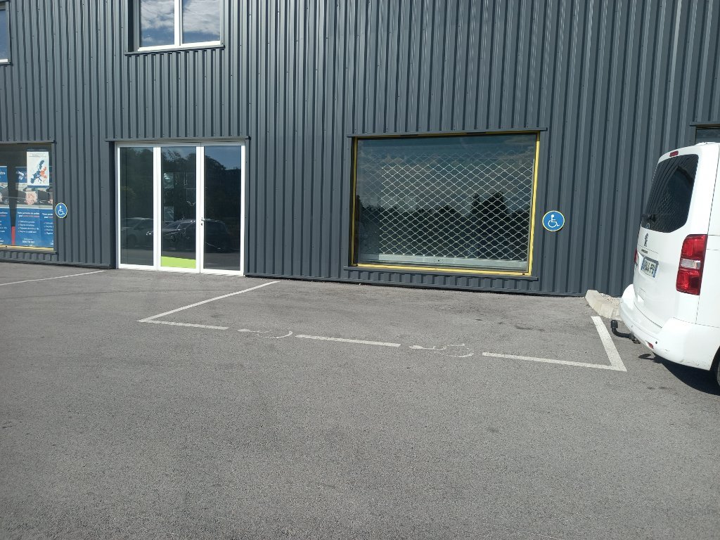 LOCAL D ACTIVITE A LOUER - BESANCON - 125 m2 - 1500€ HC et HT par mois