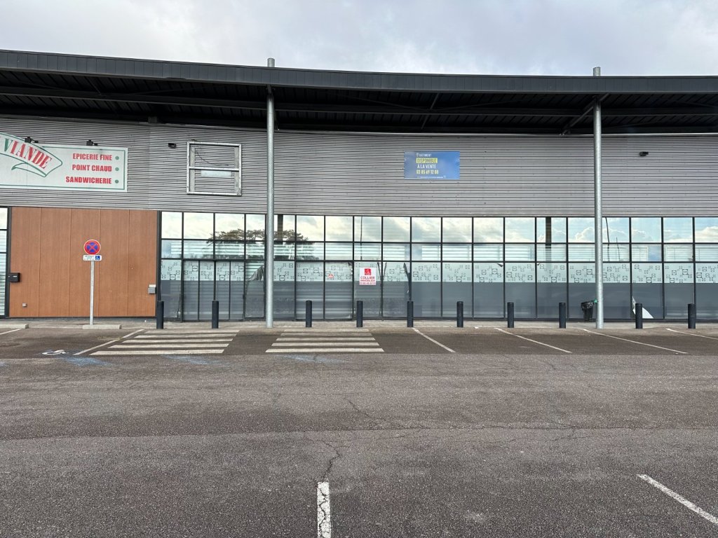 LOCAL COMMERCIAL A LOUER - TORCY - 1119 m2 divisibles  partir de 357 m2 - 8858,75€ HC et HT par mois