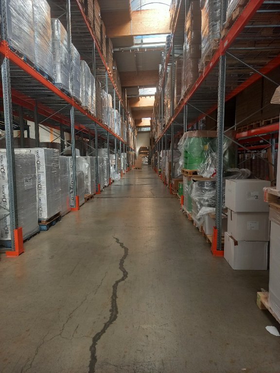 LOCAL D ACTIVITE A LOUER - DAMPIERRE - 3317 m2 - 13333€ HC et HT par mois