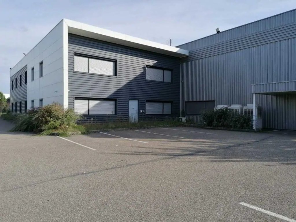 BTIMENT D ACTIVITE A LOUER - ST PRIEST - 3506 m2 - 33599,17€ HC et HT par mois