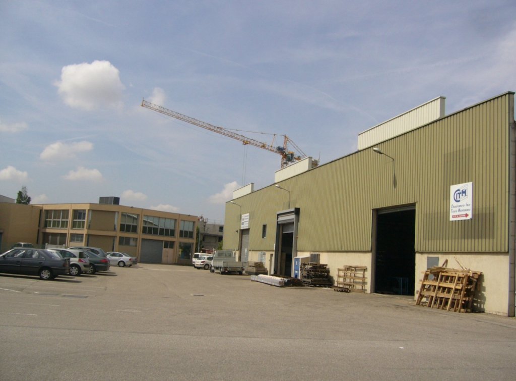 LOCAL D ACTIVIT / PRODUCTION / PONT ROULANT 10T A LOUER - CHASSIEU - 1150 m2 divisibles  partir de 1150 m2 - 7129,17€ HC et HT par mois
