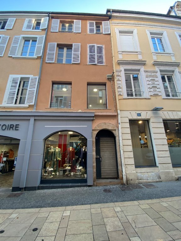 IMMEUBLE DE RAPPORT A VENDRE - MACON - 252.59 m2 - 250000€ 