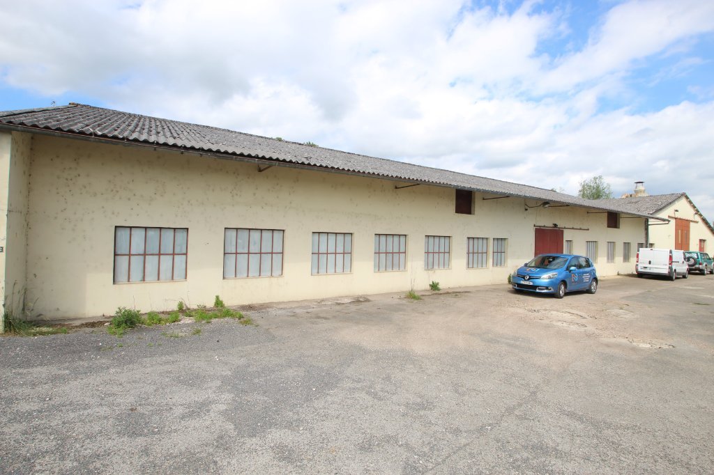 LOCAL D ACTIVITE A VENDRE - BANTANGES - 1650 m2 - 220000€ 