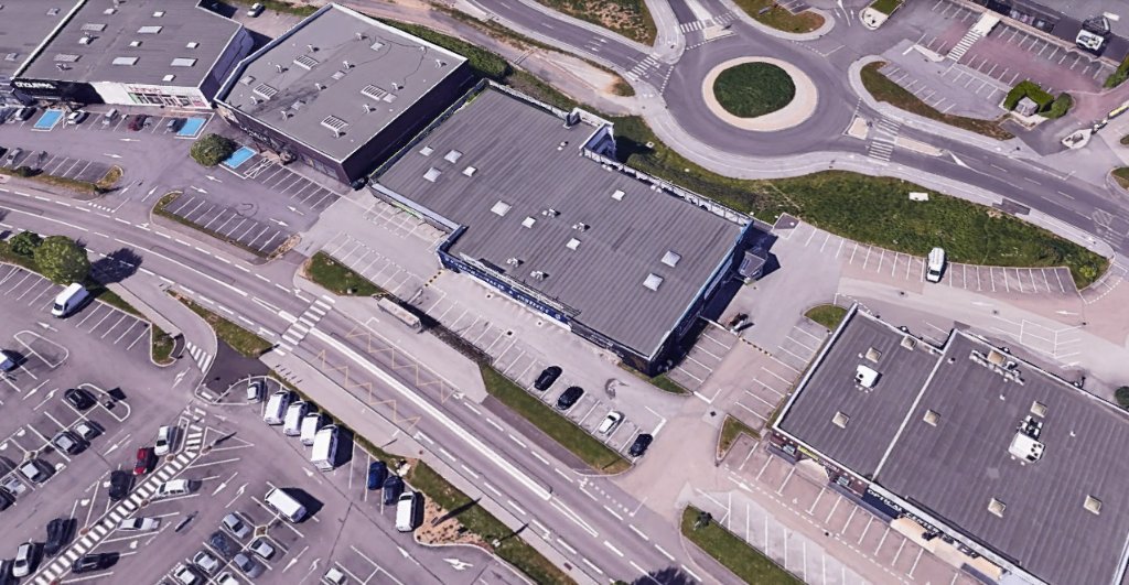 LOCAL COMMERCIAL A LOUER - ECOLE VALENTIN - 550 m2 - 4�000�&euro; HC et HT par mois