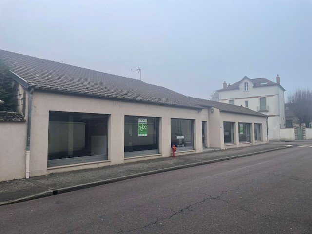 ENS. IMMOBILIER  VOCATION COMMERCIALE/TERTIAIRE A LOUER - BEAUNE - 304 m2 - 2700€ HC et HT par mois
