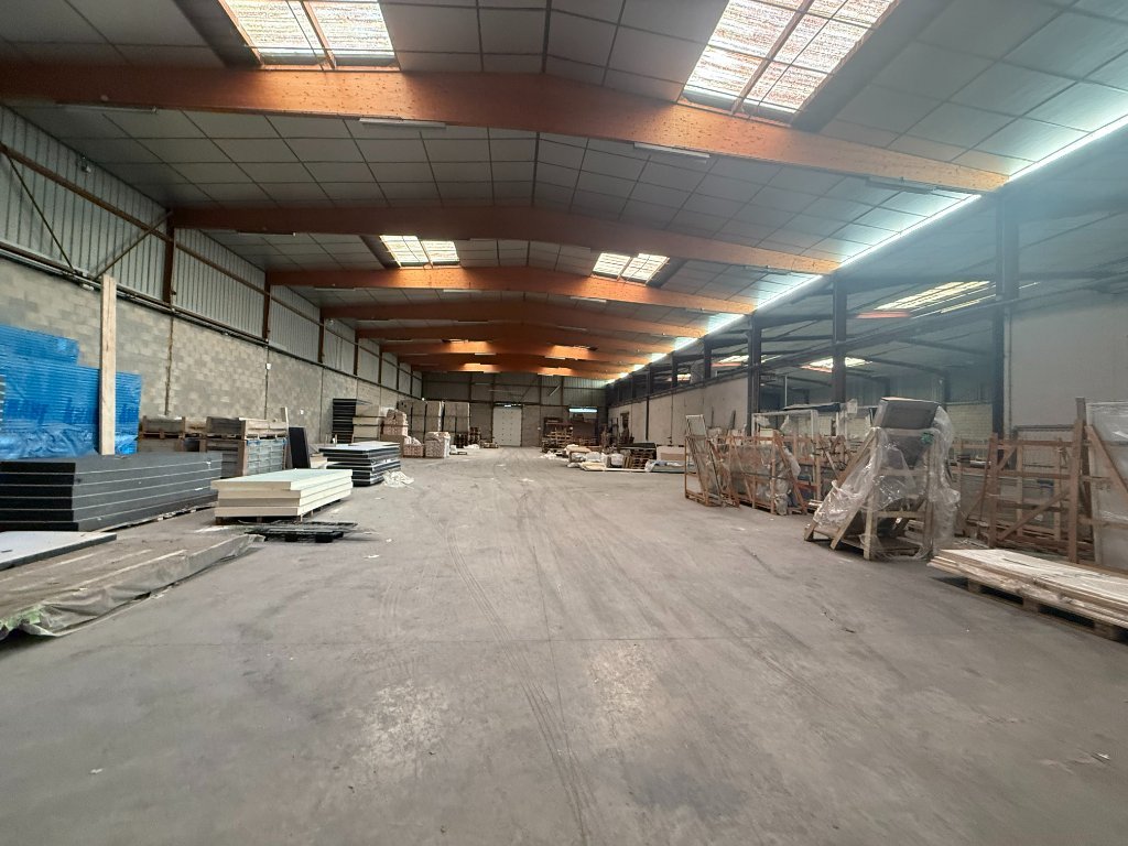 LOCAL D ACTIVITE A VENDRE - QUETIGNY - 1258 m2 - 1500000€ 