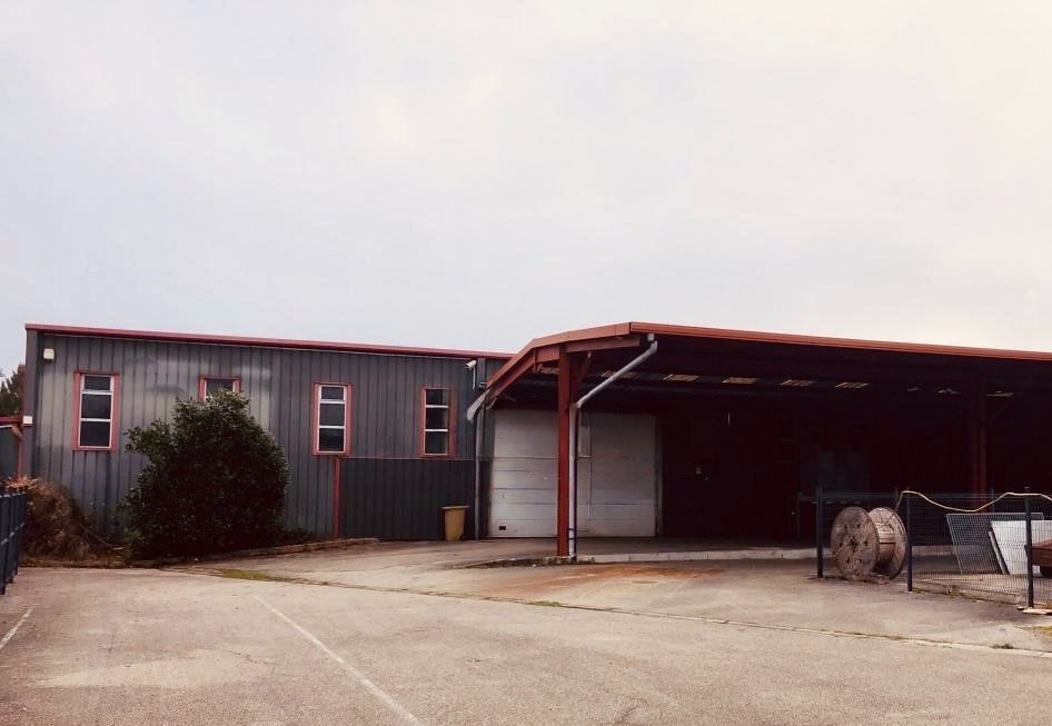 BTIMENT D ACTIVITE A VENDRE - CIVRIEUX D AZERGUES - 2060 m2 - Prix : nous consulter