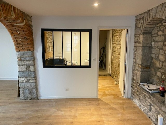 LOCAL COMMERCIAL A VENDRE - BESANCON - 55.93 m2 - 120000€ 