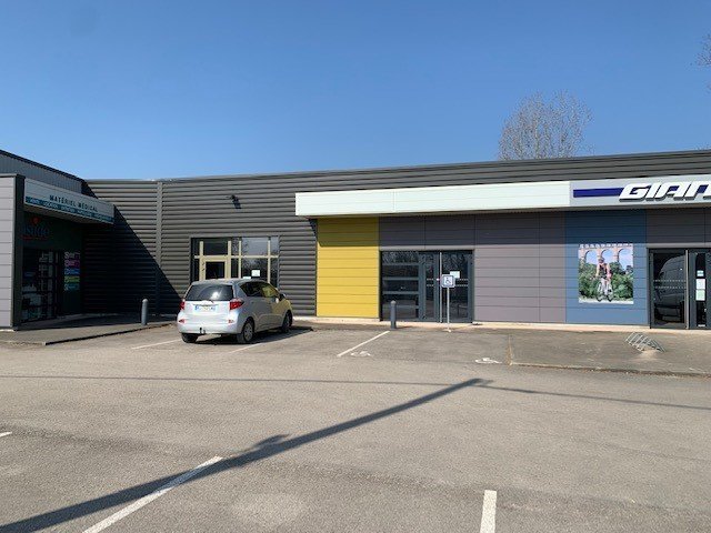 LOCAL COMMERCIAL A VENDRE - CHATENOY LE ROYAL - 166 m2 - 310752€ 