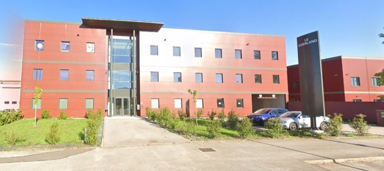 BUREAU A VENDRE - CHATENOY LE ROYAL - 98 m2 - 268190€ 