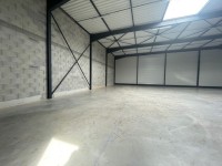 LOCAL D ACTIVITE A LOUER - ST MARCEL - 390 m2 - 3 750 &euro; HC et HT par mois